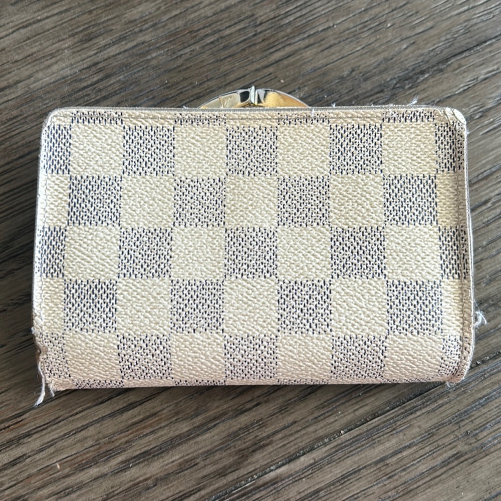 LV Damier Azur Kisslock Wallet - Picture 2 of 16